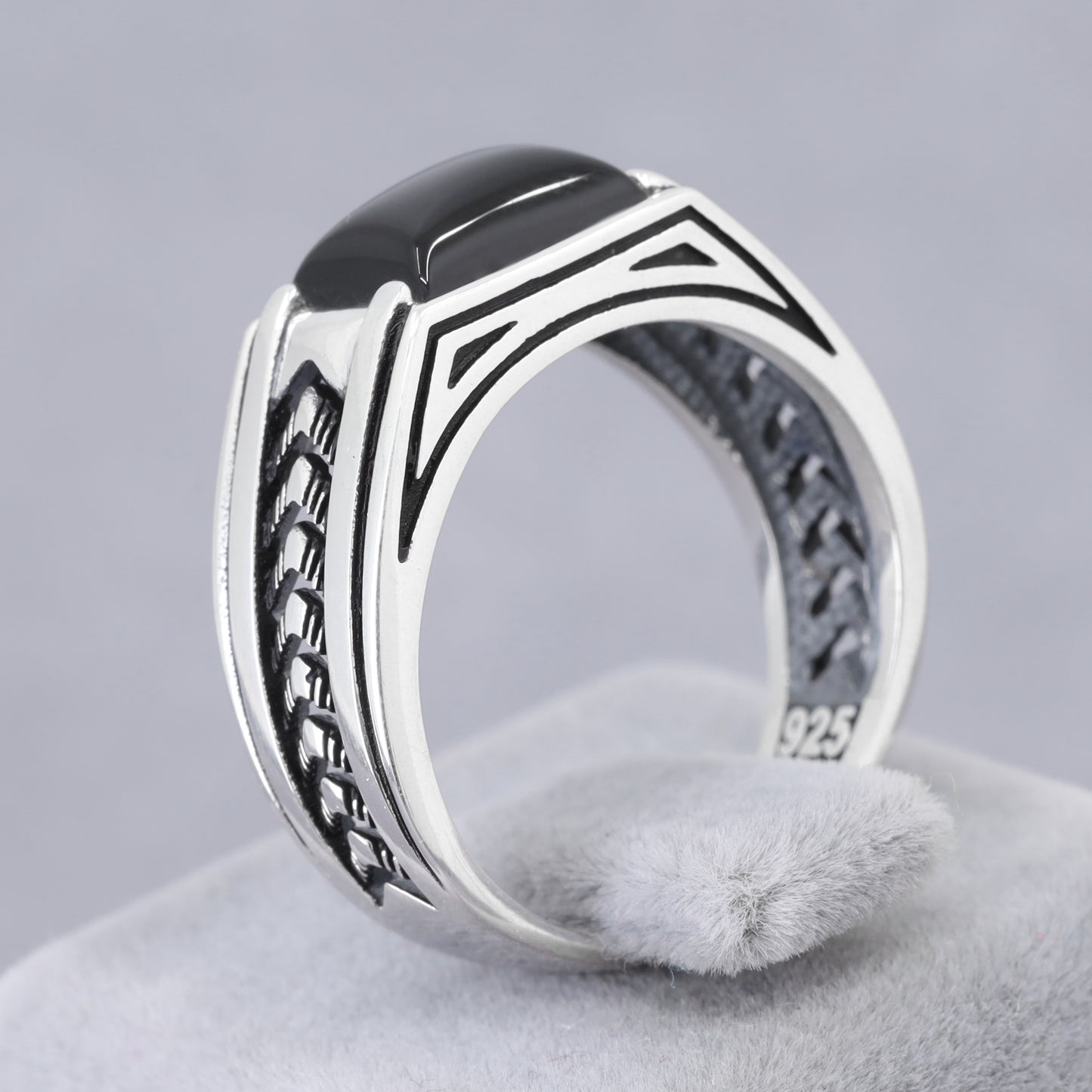 Chimoda Arrow Pattern Sterling Silver Ring for Men Onyx Stone