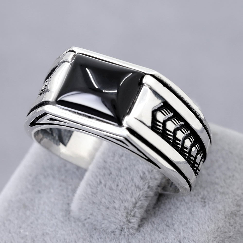 Chimoda Sterling Silver Rings for Men with Arrow Pattern and Onyx Stone - Chimoda